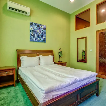 Continental Aparthotel 4*