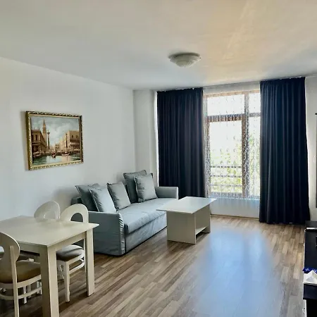 Continental מלון דירות 4*