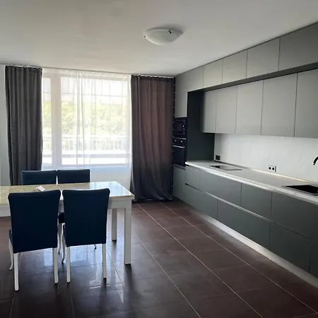 Continental 4*