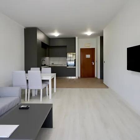 מלון דירות Continental גולדן סנדס