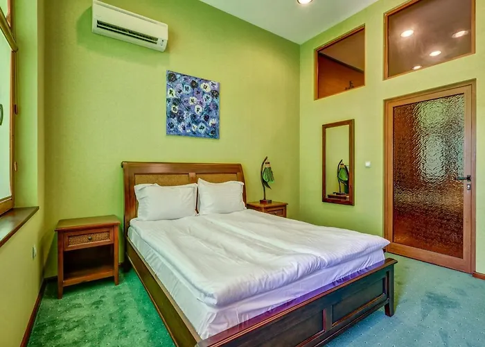 Continental Apartahotel 4*