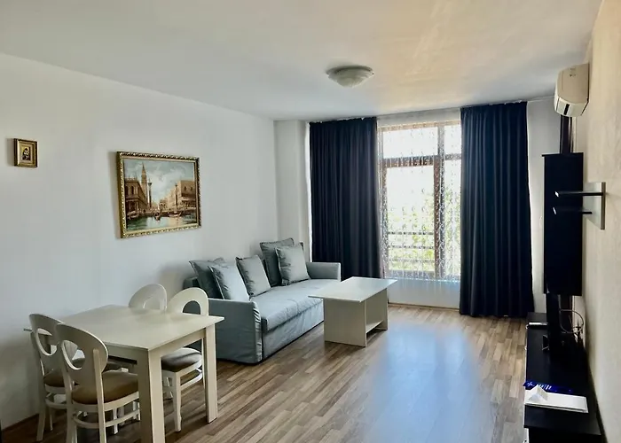 Continental Apartahotel 4*