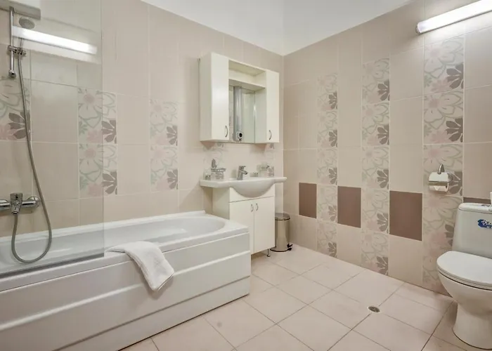 Continental Apartahotel 4*