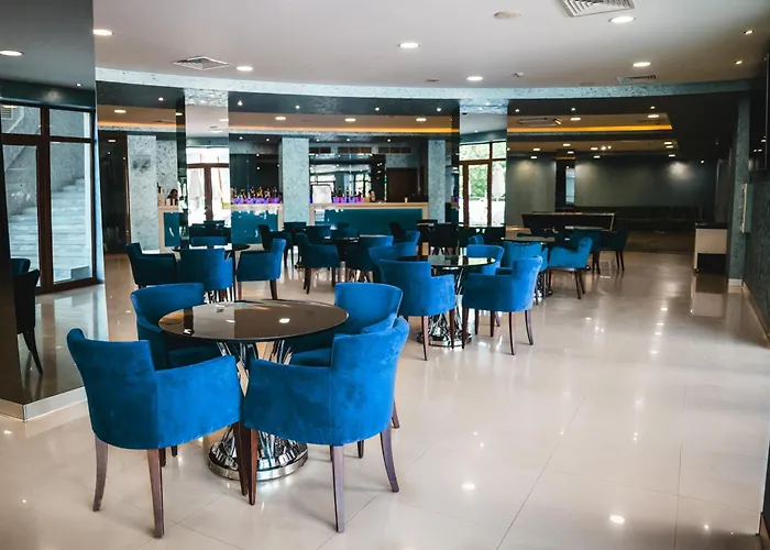 Continental Apartahotel 4*