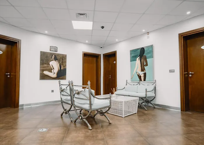 Continental Apartahotel 4*